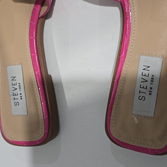 STEVEN NEW YORK Pink Croc-Embossed Slide Sandals - Picture 2 of 7
